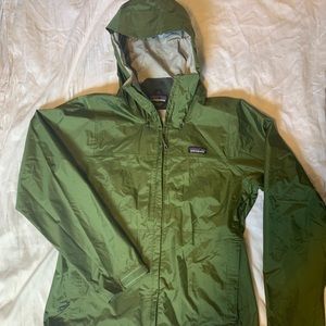 Patagonia Women’s M Green Rain Jacket